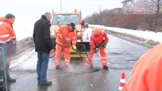 Neu entwickelter Asphalt für Erfurts WinterSchlaglöcher [upl. by Heloise452]