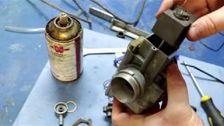 Dellorto VHB Carburettor rebuild and cleaning [upl. by Ynamad238]