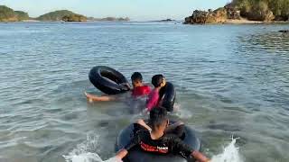 Berenang di pantai NGENTUP Malang [upl. by Eadith]