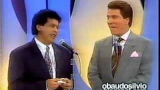 Silvio Santos entrevista Wando no Show de Calouros [upl. by Adnoyek]