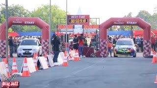 slalom drif Suzuki Swif Vs Honda Brio drift car [upl. by Yhprum]