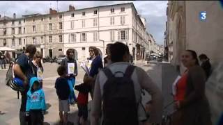 Réforme des rythmes scolaires  des parents délèves inquiets à La Rochelle [upl. by Bala65]