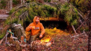 Bushcraft Survival Shelter Camping In Freezing temperatures [upl. by Wystand]