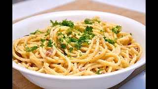 Spaghetti carbonara  den rigtige opskrift [upl. by Zakarias664]