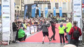 Zieleinlauf des 20 VolksbankMünsterMarathon [upl. by Alaric]