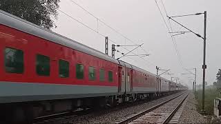 Jansadharan Express WAP4 electric locomotive honking indianrailwayshighspeedtrain electricengine [upl. by Winthorpe]