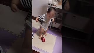 This guy has a hard time putting on shoes funny cutebaby [upl. by Darum]