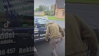 zabouchnes si klice a zavolas kamose na pomoc fakevideofyppppppppppppppppppppppp lockedkeysincar [upl. by Allak543]