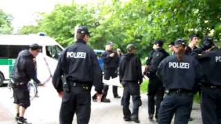 20062009 Autonome von Polizei umstellt [upl. by Eadnus981]