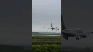 Mesmerizing wing vortices from this Ryanair 737 MAX [upl. by Raff]