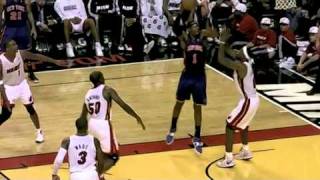 Amare Stoudemire posterize LeBron James with a nasty one hand slam dunk vs Miami Heat [upl. by Oine]