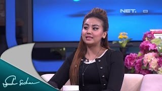 Sarah Sechan  Ella Mirela ahli membaca tarot dan telapak tangan [upl. by Linden]