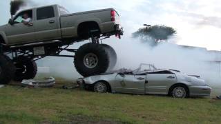 CHEVY DURAMAX DIESEL HOW TO DO A BURNOUT ON TWO CARS [upl. by Hemingway]