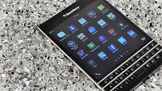 Обзор смартфона BlackBerry Passport с большим квадратным экраном [upl. by Assehc]