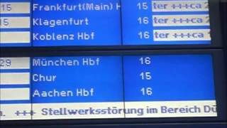 Verspätungen Anzeigetafeln am Bahnsteig [upl. by Sayers]