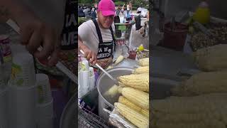 Elotes tradicionales y con maíz cacahuazintle afuera de bellas artes Mexicandelicia2024 [upl. by Ylrevaw685]