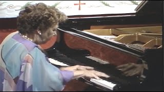 Alicia de Larrocha plays Albéniz  El Puerto amp El Albaicín 1984 Live [upl. by Neumeyer]