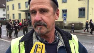 Flüchtlinge räumen in Dornbirn nach dem Fasching auf [upl. by Tharp384]