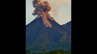 Pyroclastic Flow Santiaguito Volcano Guatemala Sep 17 2024 [upl. by Meriel29]