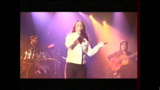 bebel gilberto  sem contencao  live  2000 [upl. by Arytahs]