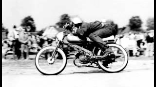 Bromfiets race 1961 Bergen nh [upl. by Ennoitna]