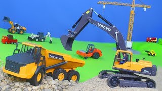 Bagger Lastwagen Spielzeugautos Truck amp Kran Baustelle für Kinder  SIKU Toys Spielwaren deutsch [upl. by Atnaloj]