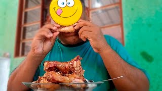 HOMEM GULOSO COMENDO TODAS COXA E SOBRECOXA ASSADA NO FORNO DO FOGÃO Parte 2 [upl. by Noelopan955]