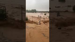 😰 Mindestens 51 Todesopfer in Spanien durch heftige Überschwemmungen unwetter spanien [upl. by Llenad]