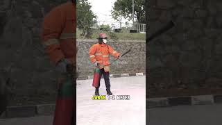 Fire Extinguisher Control Fire shortvideo automobile fireman trending trending [upl. by Nodnil]