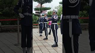 禮兵長“踫”一聲跺腳，啊！原來是率隊回程🤭🫡🥰honorguards 空軍儀隊 國民革命忠烈祠 changingofguards [upl. by Mclaughlin987]