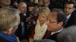 Hollande et Joly se croisent en campagne à Nantes [upl. by Ayekal]