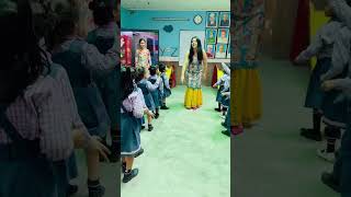 Aaj mangalwar hai chuhe ko bukhar hai🐀🐀shortvideo dance learnpoem school littlepoem easy [upl. by Eilrebmik91]