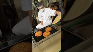 How To Make Delicious Mooncakes On A Fully Automatic Production Line mooncake chinesecake food [upl. by Erasmo]