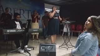 Deus Tu és Santo  Danielle Cristina  Cover Viviane Soares [upl. by Giah372]