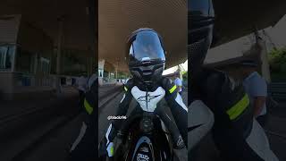 Por eso los motociclistas son fuertes shorts bike viral moto [upl. by Ahtaela]