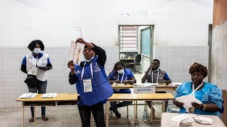 Élections en Angola  place au dépouillement des votes [upl. by Yregram]