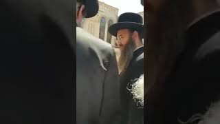 Sadigura Rebbe Of Yerushalayim Visits Boyaner Rebbe [upl. by Ttihw]