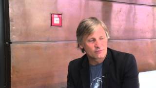 Viggo Mortensen Interview DEN MENSCHEN SO FERN  LORD OF THE RINGS [upl. by Assej]