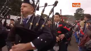 ItaliaScozia di rugby si entra allo stadio a suon di cornamuse [upl. by Gauldin289]