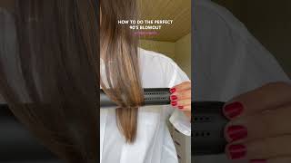 HOW TO DO THE PERFECT 90’S BLOWOUT IN THREE MINUTES [upl. by Twila194]