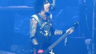 Motley Crue  Smokin in the Boys Room  Live on The Final Tour 102214 Greensboro NC [upl. by Purse]