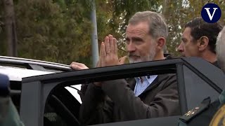 Felipe VI pide perdón antes de abandonar la localidad de Paiporta [upl. by Hsirehc39]