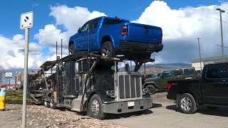 UNLOADING JEEP SUV amp RAM TRUCKS FROM PETERBILT AUTO TRANSPORT CARRIER  CAR CARRIER SPOTTING  18 [upl. by Nobile]