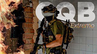 EXPLOSIVOS y MAZAS para REVENTARLO TODO💥 Airsoft quotRealistaquot en DISCOTECA [upl. by Yeliah]