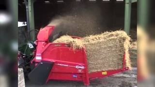 KUHN PRIMOR 2060 M  Straw Blowers amp Feeders In action [upl. by Anderea908]