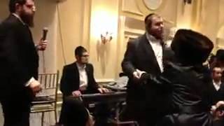 Benny Friedman singing Yesh tikvah at wedding [upl. by Theona994]