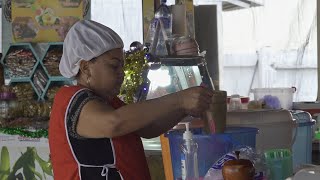 Miles de turistas nacionales y extranjeros visitan tiangues Hugo Chávez [upl. by Adaner]