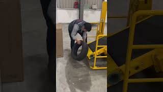 How to unload heavy packages from a container easily and rapidly loadingunloading mobileconveyor [upl. by Reffotsirk611]