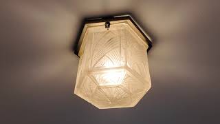 00102  Art Deco Deckenlampe mit hexagonalem Glas [upl. by Nollek]