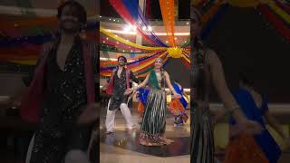 Shrishti Munka amp Mannu Mehta Garba performance at Infiniti Mall Malad [upl. by Aihcats]